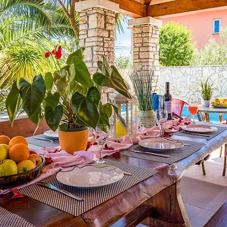 Modern Mediterreanean By Villatinapula Villa *