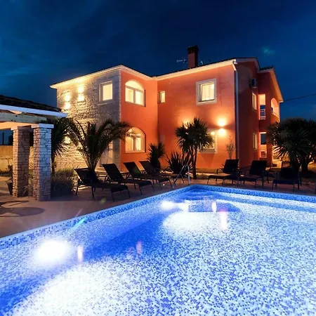 Modern Mediterreanean By Villatinapula Villa Šišan